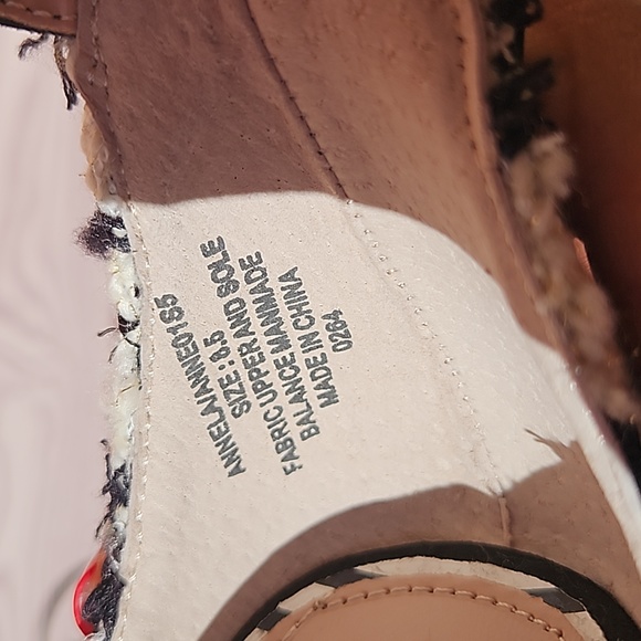 Betsey Johnson Annela embellished rhinestone sandals size 8.5 - Picture 15 of 15